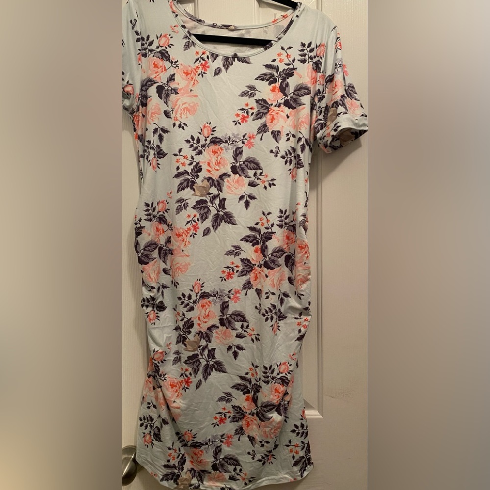 MATERNITY/ FLORAL DRESS (SIZE LARGE)